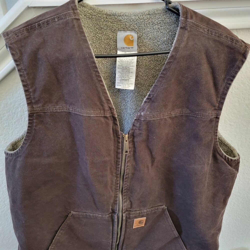Carhartt Men's dark brown vest.